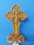 Cross with pedestal KP04