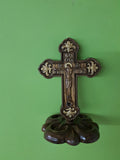 Cross with pedestal KP03