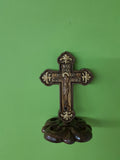 Cross with pedestal KP03